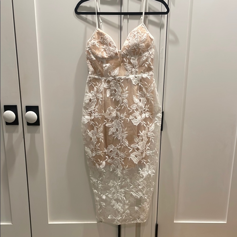 Missguided Cream and Tan Sheath Midi Dress with Sweetheart Neckline